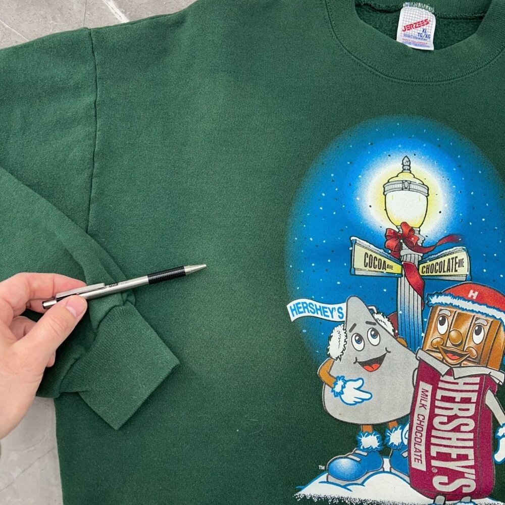 90s Vintage Hershey Sweatshirt Mens XL Chocolate Kiss Faded Winter‎ Christmas - Picture 5 of 12